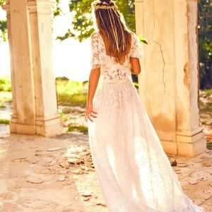 BNWT! LoveShackFancy Bridal Exclusive Halsey Hand Embroidered Skirt! 🕊🤍